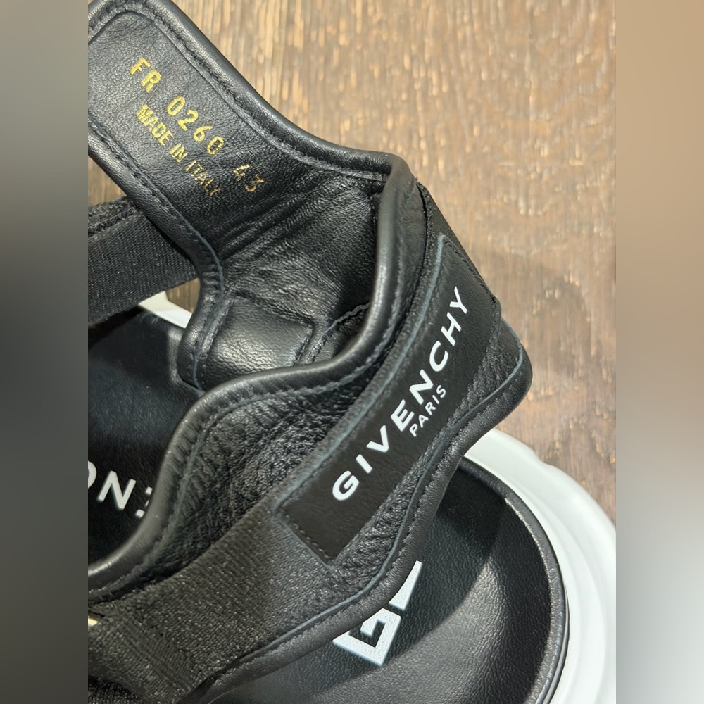 Givenchy Black Leather Sandals - Picture 3 of 7